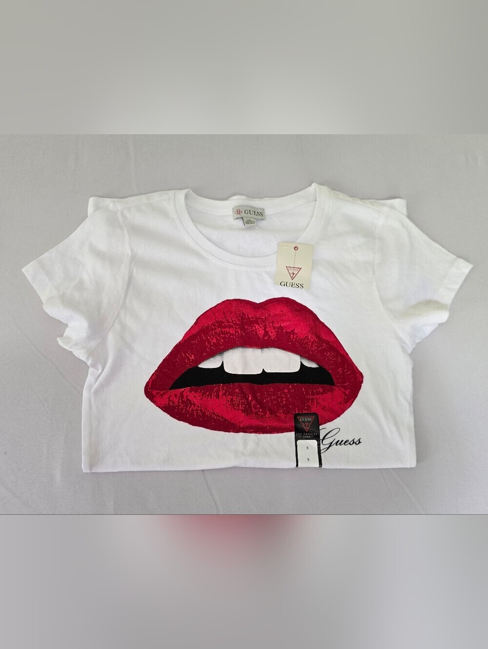 Guess Lips Tee Size Small NWT
